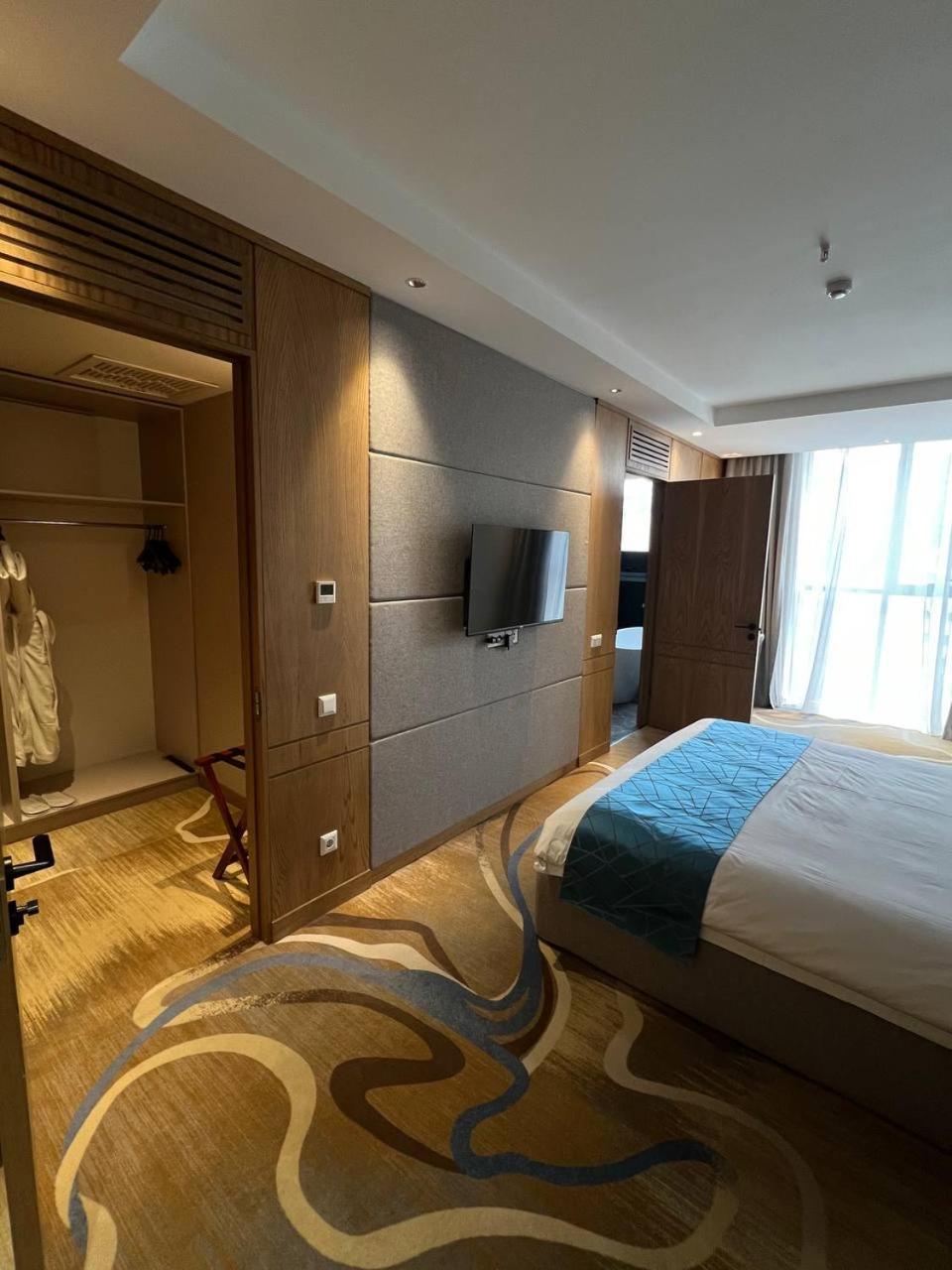 Sofia International Hotel บิชเคก ภายนอก รูปภาพ