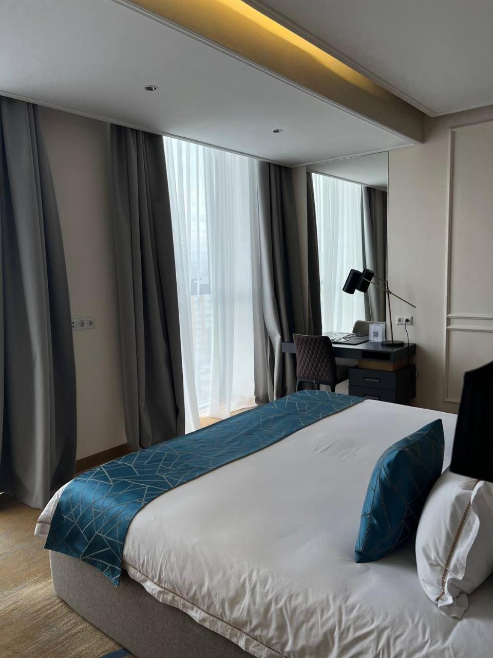 Sofia International Hotel บิชเคก ภายนอก รูปภาพ