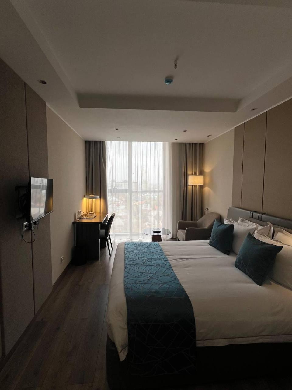 Sofia International Hotel บิชเคก ภายนอก รูปภาพ