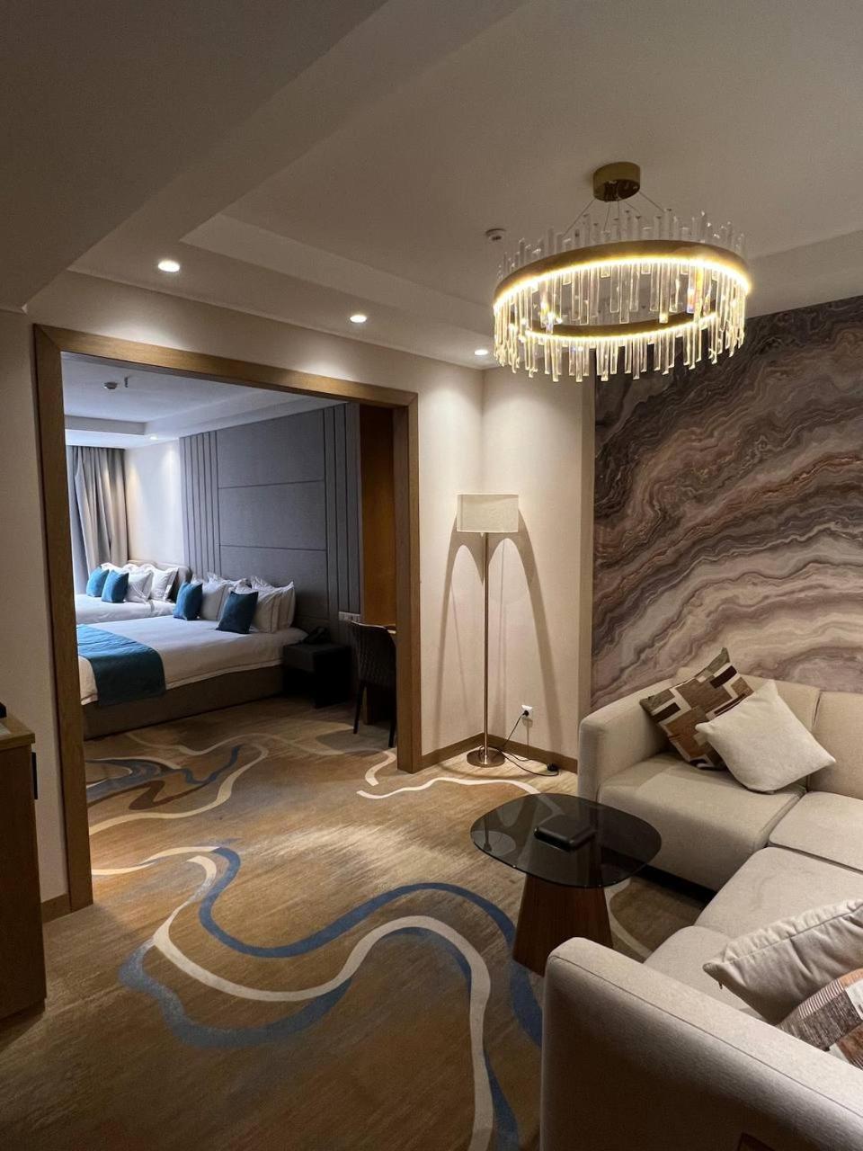 Sofia International Hotel บิชเคก ภายนอก รูปภาพ